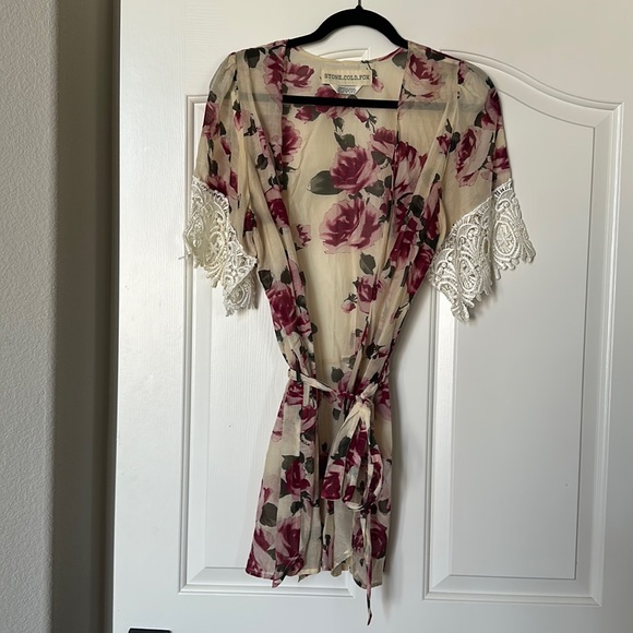 Stone Cold Fox Fox Robe Rose - Picture 3 of 4